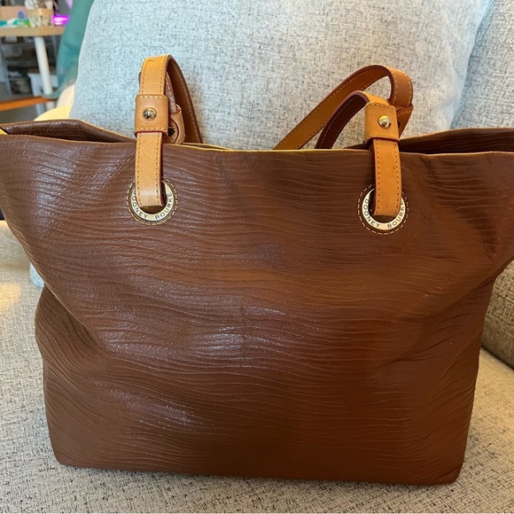 Dooney & Bourke Leather Convertible Large Tote Includes hangtag - Picture 4 of 12